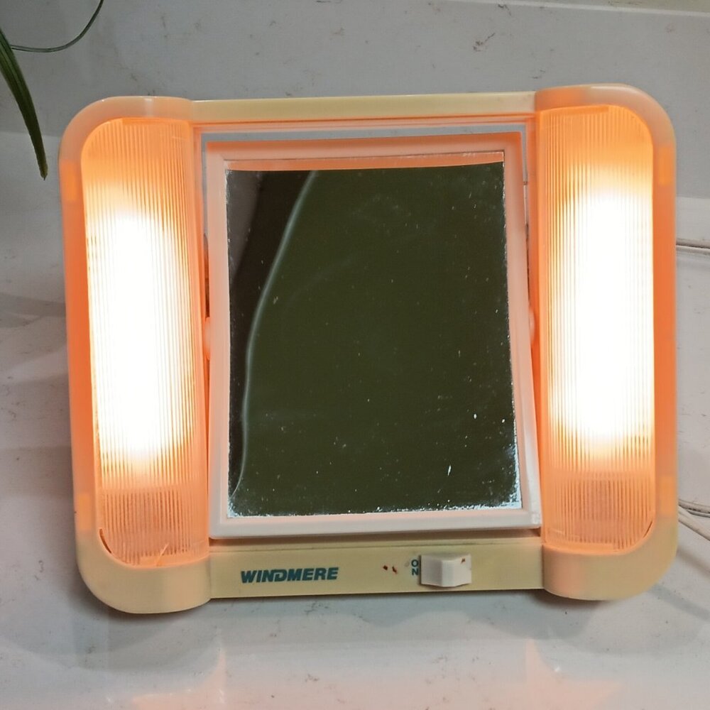 Vintage Windmere Lighted Make Up Mirror Vanity - Biege